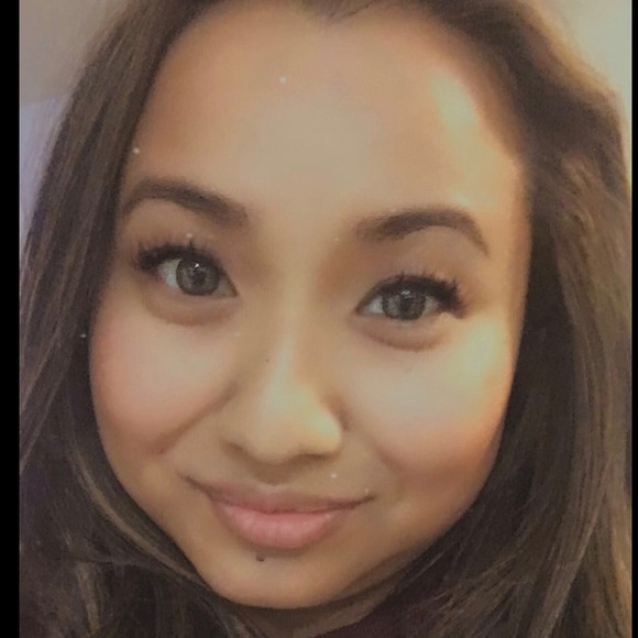 Meet your Posher, Leya - Picture 1 of 1